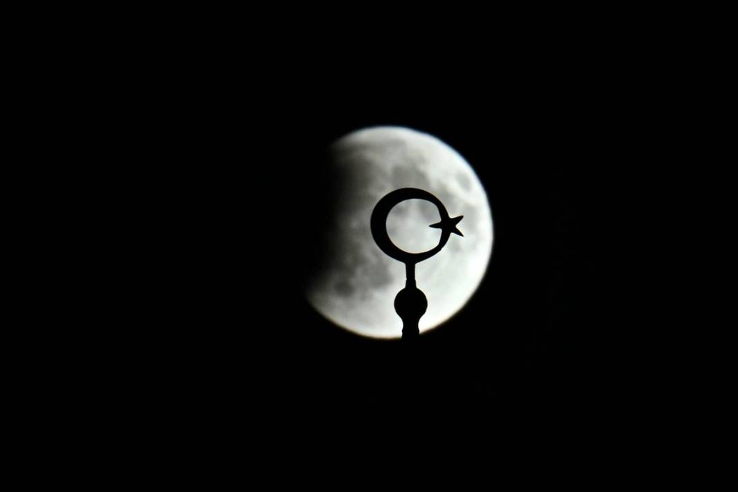 Doğa olayı mı, felaket habercisi mi? 'Kanlı Ay' tutulması ve bilimsel gerçekler 11